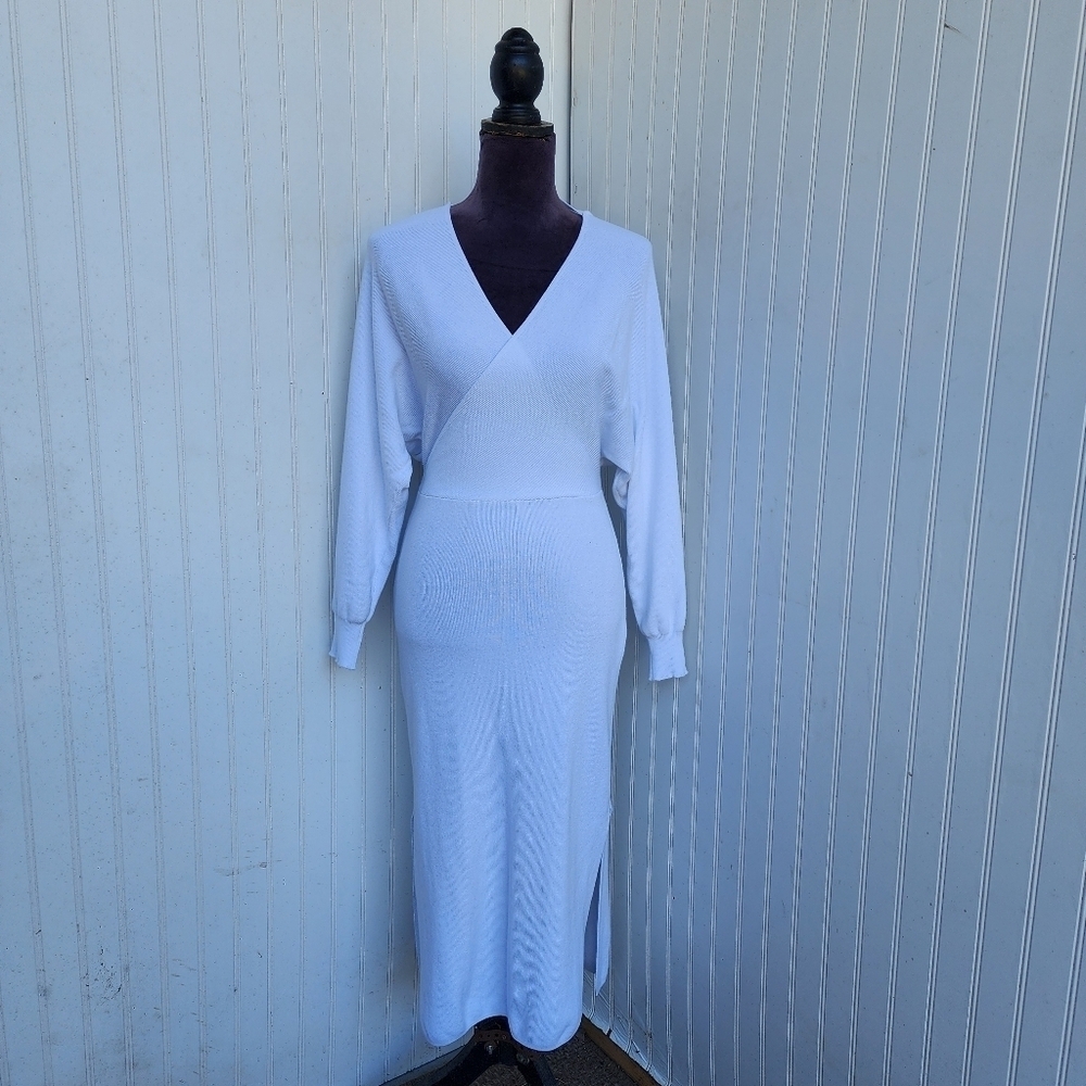Women’s Knit Sweater Dress White Viscose V-neck Winter Bat Long Sleeve Ribbed M